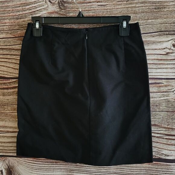 Banana Republic skirt Women's Sizec: 0 black & gold mini Pre-owned - Picture 2 of 5